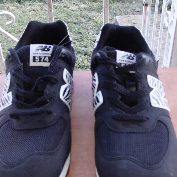 Shoes - Picture 4 of 5